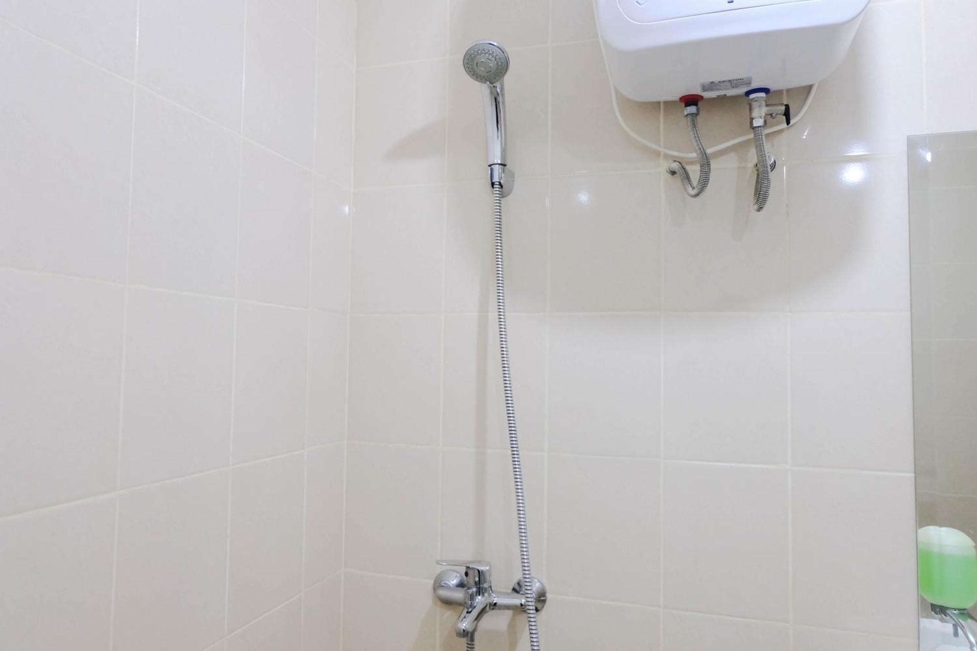 Good 1br At Parahyangan By Travelio Apartemen