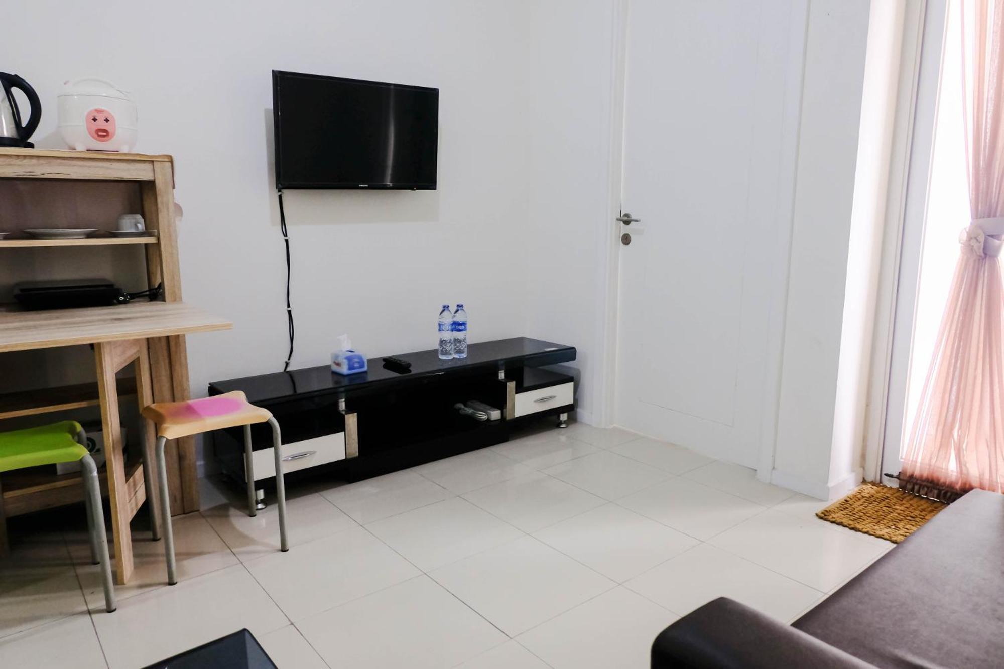 Good 1br At Parahyangan By Travelio Apartemen *