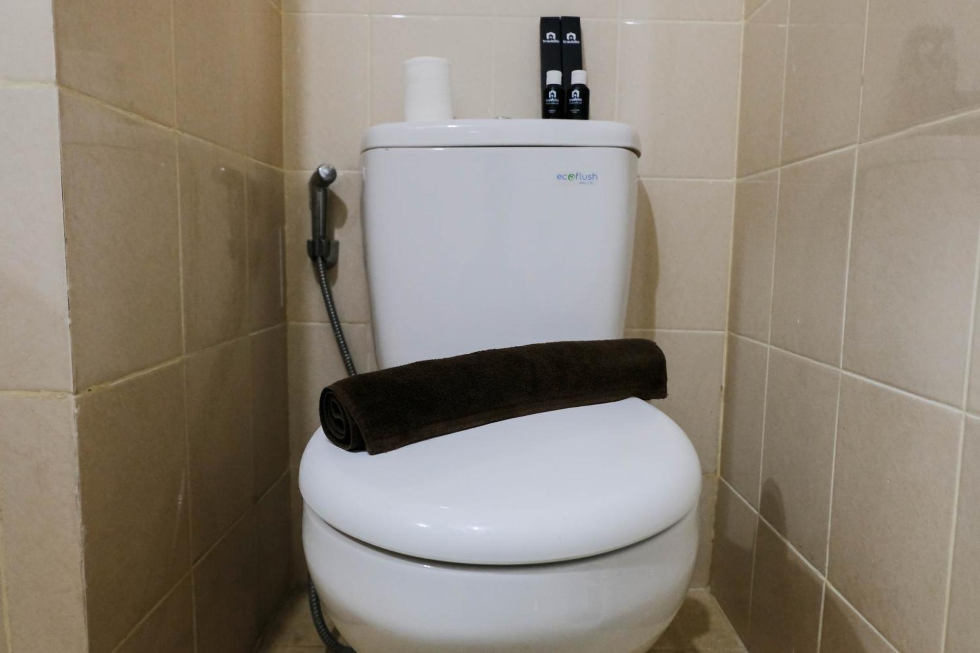 Apartemen Good 1br At Parahyangan By Travelio *